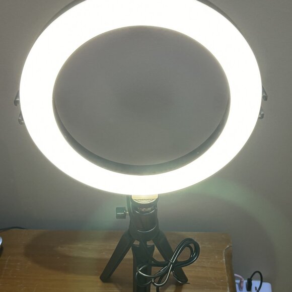 Ring Light 8” with Tripod Stand - Picture 2 of 8